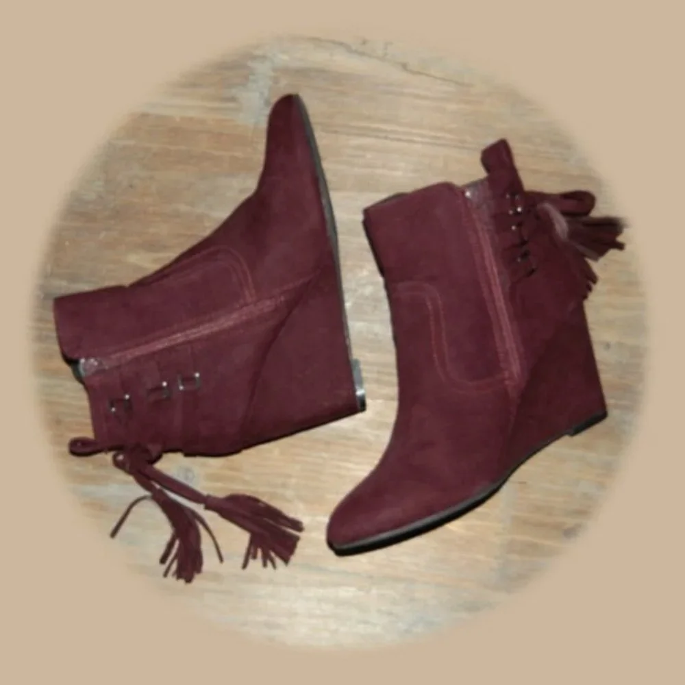 NWOB Charming Charlie Wedge Burgundy Boots, Women Size US 7